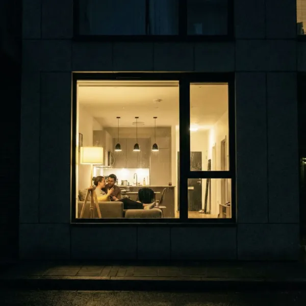 Новобудова, голі вікна, ввечері нас видно всім 🫣